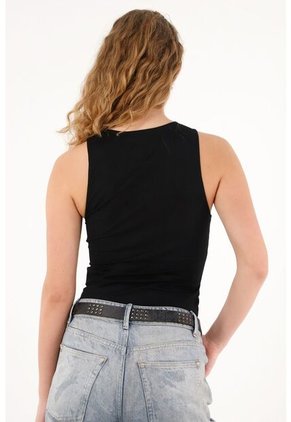 Tennis Camiseta Negra Con Detalle Entorchado Para Mujer