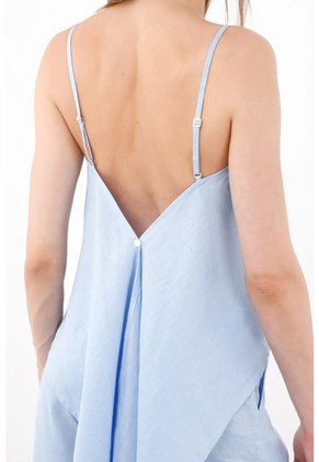 Tennis Top Holgado Con Bajo Asimétrico De Lino Azul Claro Para Mujer