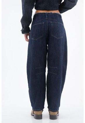 Tennis Jean Para Mujer En Denim Azul Oscuro Fit Holgado Con Cintura Desflecada