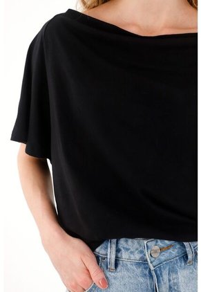 Tennis Camiseta Negra Con Escote Drapeado Para Mujer