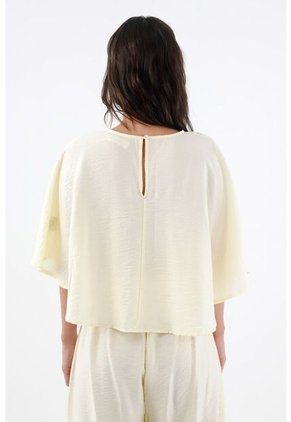 Tennis Camisa Para Mujer En Viscosa Amarillo Vainilla Fit Relajado Con Mangas Tipo Capa