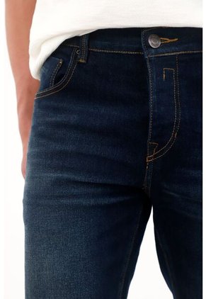 Tennis Jean Súper Skinny Cinco Bolsillos Azul Para Hombre