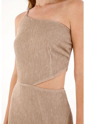 Tennis Vestido Con Cut Out Y Textura Crudo Para Mujer