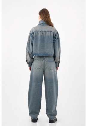 Tennis Chaqueta Boxy Corta Con Cuello Alto Abotonado En Denim Para Mujer