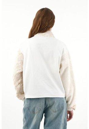 Tennis Abrigo Con Mix De Tejidos Crudo Para Mujer