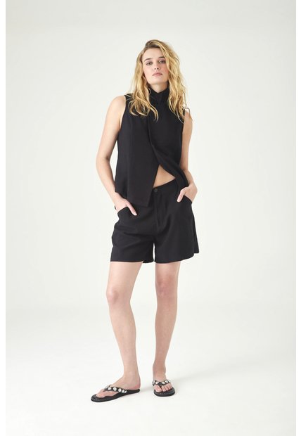 Tennis Bermuda Fit Relajado Con Bolsillos Laterales En Negra Para Mujer