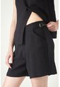 Tennis Bermuda Fit Relajado Con Bolsillos Laterales En Negra Para Mujer de Tennis