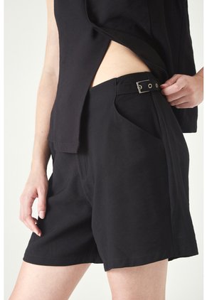 Tennis Bermuda Fit Relajado Con Bolsillos Laterales En Negra Para Mujer