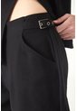 Tennis Bermuda Fit Relajado Con Bolsillos Laterales En Negra Para Mujer de Tennis