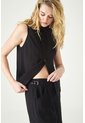 Tennis Bermuda Fit Relajado Con Bolsillos Laterales En Negra Para Mujer de Tennis