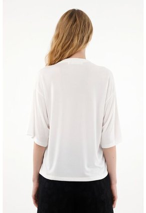 Camiseta Cuello Alto Crudo Oversize Para Mujer