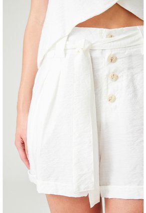 Tennis Bermuda Tradicional Con Botonadura Frontal Blanca Para Mujer