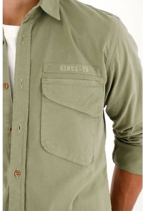 Tennis Camisa Con Bolsillos De Tapa Y Teñido Overdye Para Hombre