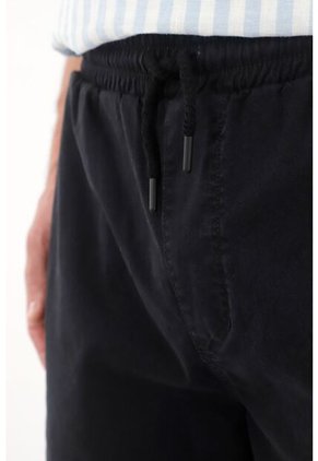 Tennis Bermuda En Dril Negra Con Caída Natural Para Hombre