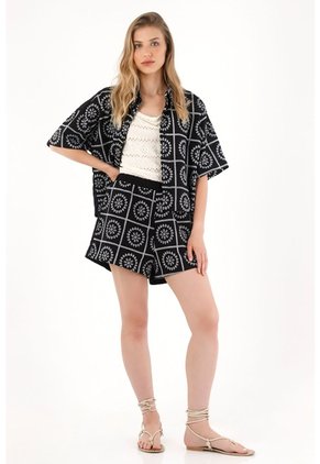 Tennis Short En Tela Bordada Tipo Ojalillo Negro Para Mujer