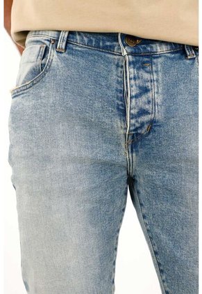 Tennis Jean Skinny Con Lavado Tipo Froster Azul Para Hombre