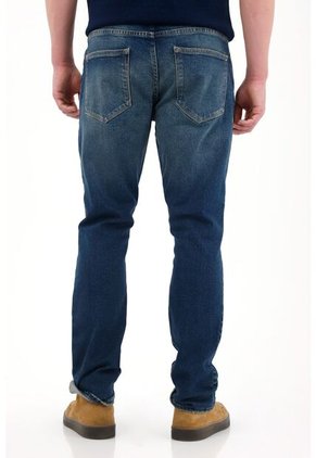 Tennis Jean Nudy Tiro Medio Con Desgastes Para Hombre