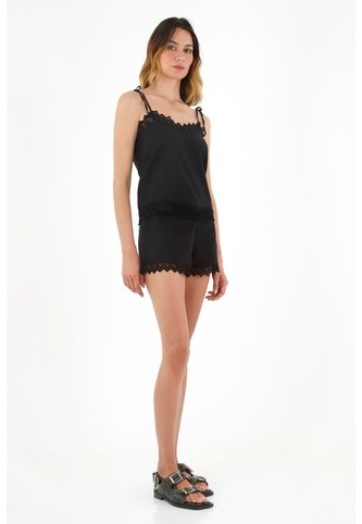 Tennis Bermuda Negra Con Detalles De Encaje Para Mujer Tennis