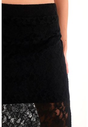 Tennis Falda Negra En Encaje Con Forro Corto Para Mujer