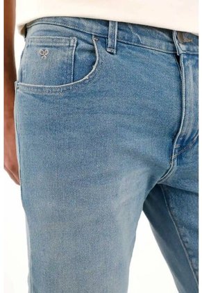 Tennis Jean Nudy Cinco Bolsillos Azul Para Hombre