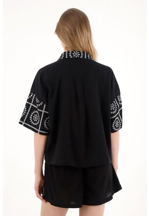 Tennis Camisa En Tela Bordada Negra Para Mujer