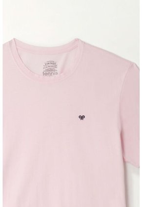 Camiseta Rosada Con Mini Raqueta Bordada Para Hombre