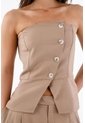 Tennis Top Strapless Para Mujer En Tejido Suave Beige Entallado Con Botones Asimétricos de Tennis