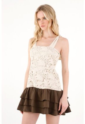 Tennis Vestido Corto De Escote Recto Crudo Para Mujer