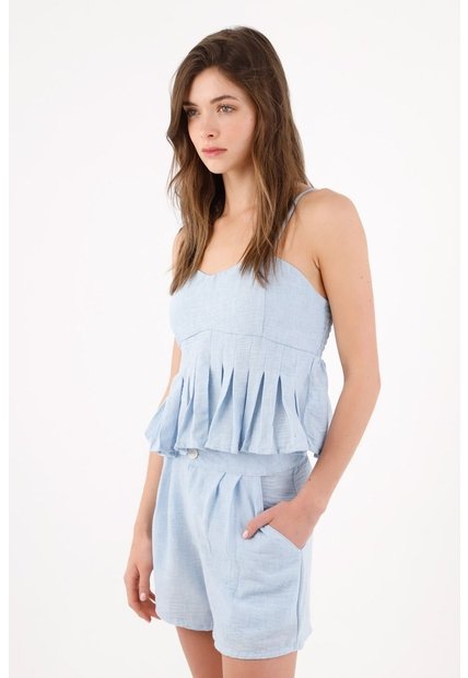 Tennis Bermuda Tiro Alto Con Pliegues Frontales En Azul Celeste Para Mujer