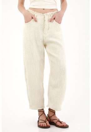 Tennis Jean Horseshoe Con Detalles Desflecados Crudo Para Mujer