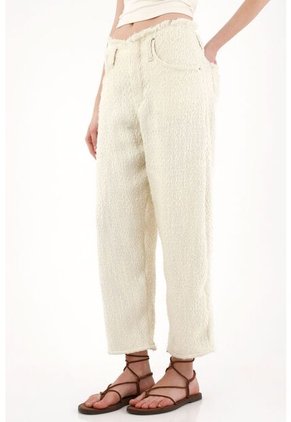 Tennis Jean Horseshoe Con Detalles Desflecados Crudo Para Mujer