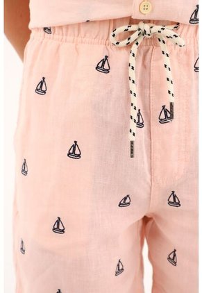 Bermuda Rosada Con Bordado De Veleros Para Niño