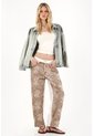 Tennis Pantalón Horseshoe Con Tela Bordada Sobrepuesta Crudo Para Mujer de Tennis