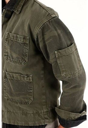 Chaqueta Verde Con Bolsillos Delanteros Para Niño