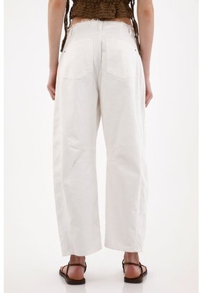 Tennis Jean Horseshoe Con Desflecado Crudo Para Mujer