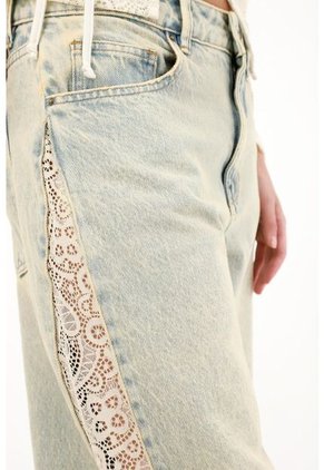 Tennis Jean Wide Leg Tiro Alto Con Encaje En Laterales Para Mujer