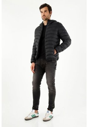 Chaqueta Negra Con Capucha Para Hombre