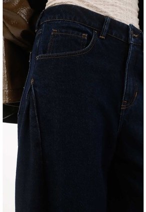 Tennis Jean Slouchy Con Prense Decorativo Azul Para Mujer