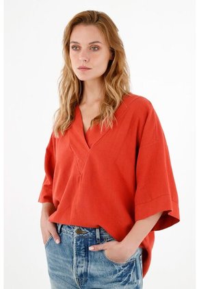 Camisa Roja Con Escote En V Para Mujer