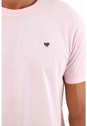 Camiseta Rosada Con Mini Raqueta Bordada Para Hombre