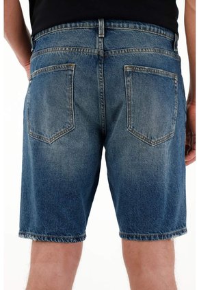 Tennis Bermuda Fit Recto Con Lavado Vintage En Denim De Algodón Azul Medio Para Hombre