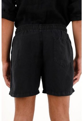 Tennis Bermuda Negra Con Bolsillos En Costados Para Hombre