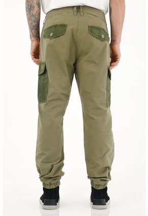 Tennis Pantalón Con Parches Y Bota Enresortada Verde Para Hombre