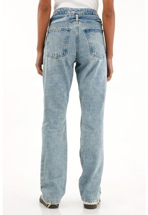 Tennis Jean Recto Tono Medio Con Cinturón Para Mujer