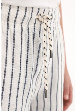 Bermuda Azul Tipo Chino Para Niño