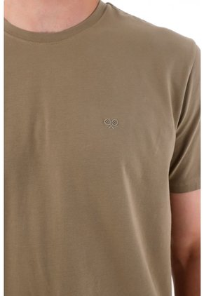Camiseta Con Raqueta Estampada Café Para Hombre