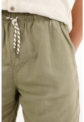 Tennis Bermuda Verde Con Pretina Enresortada Para Hombre