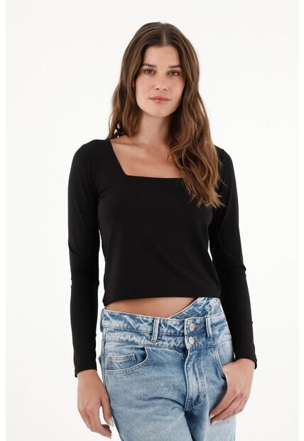 Camiseta Negra Con Escote Cuadrado Para Mujer