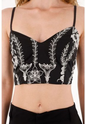 Tennis Crop Top Negro Con Escote Corazón Para Mujer