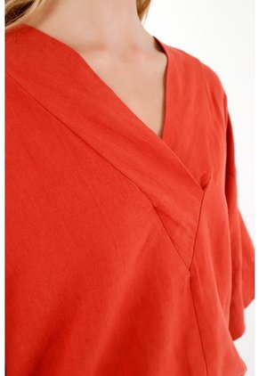 Camisa Roja Con Escote En V Para Mujer